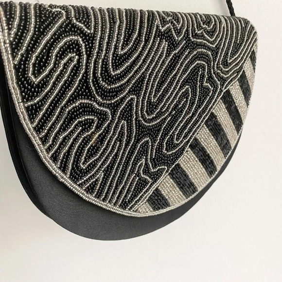Vintage all Beaded Oval Crescent Shape Art to Wear Crossbody  Bag - Picture 6 of 9